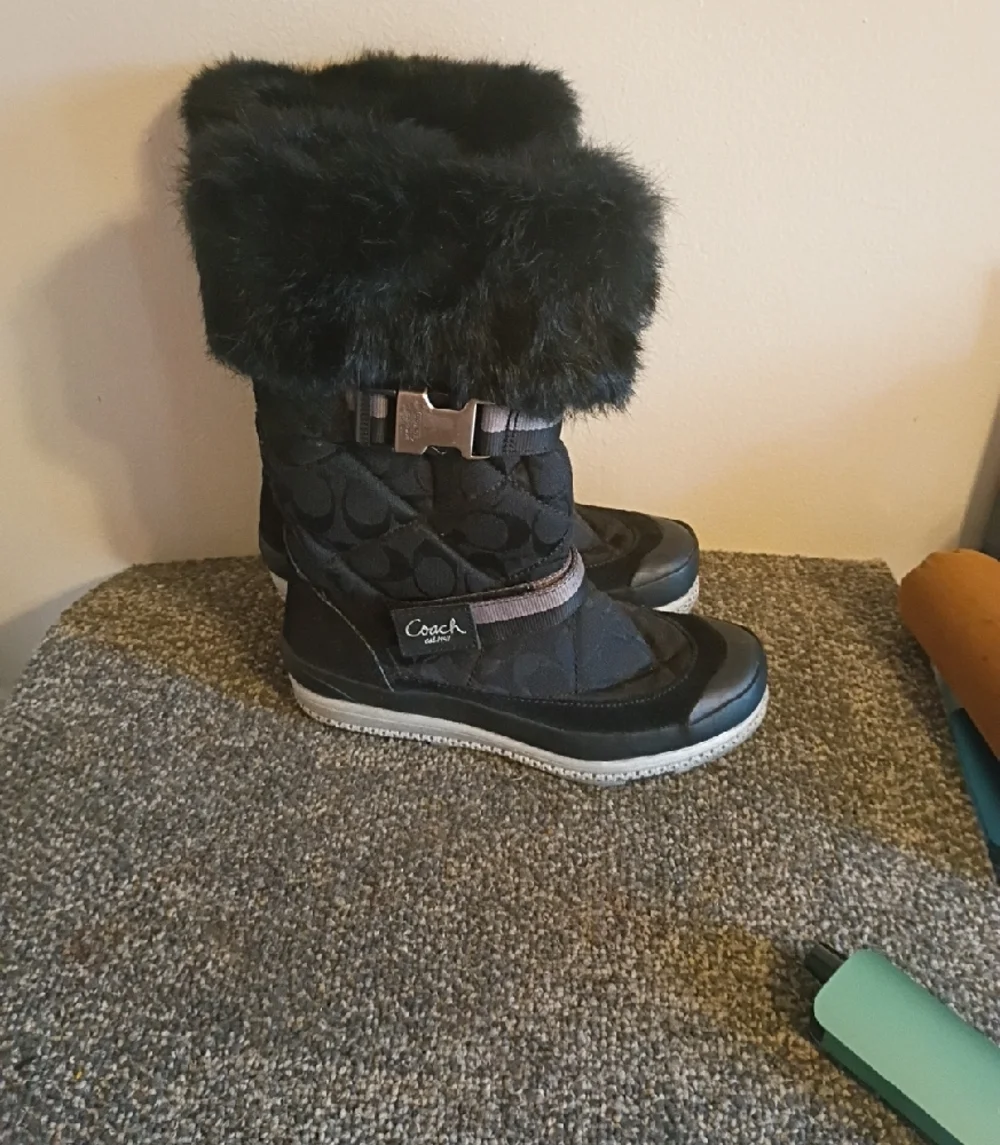 Coach Women’s Black Faux-Fur Winter Boots Size 6